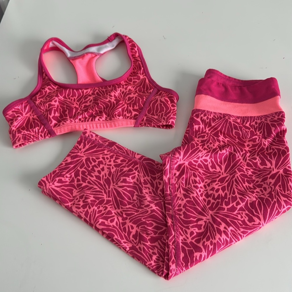 Champion Pink/orange matching set. Sports bra & leggings. Size med (7-8yr)